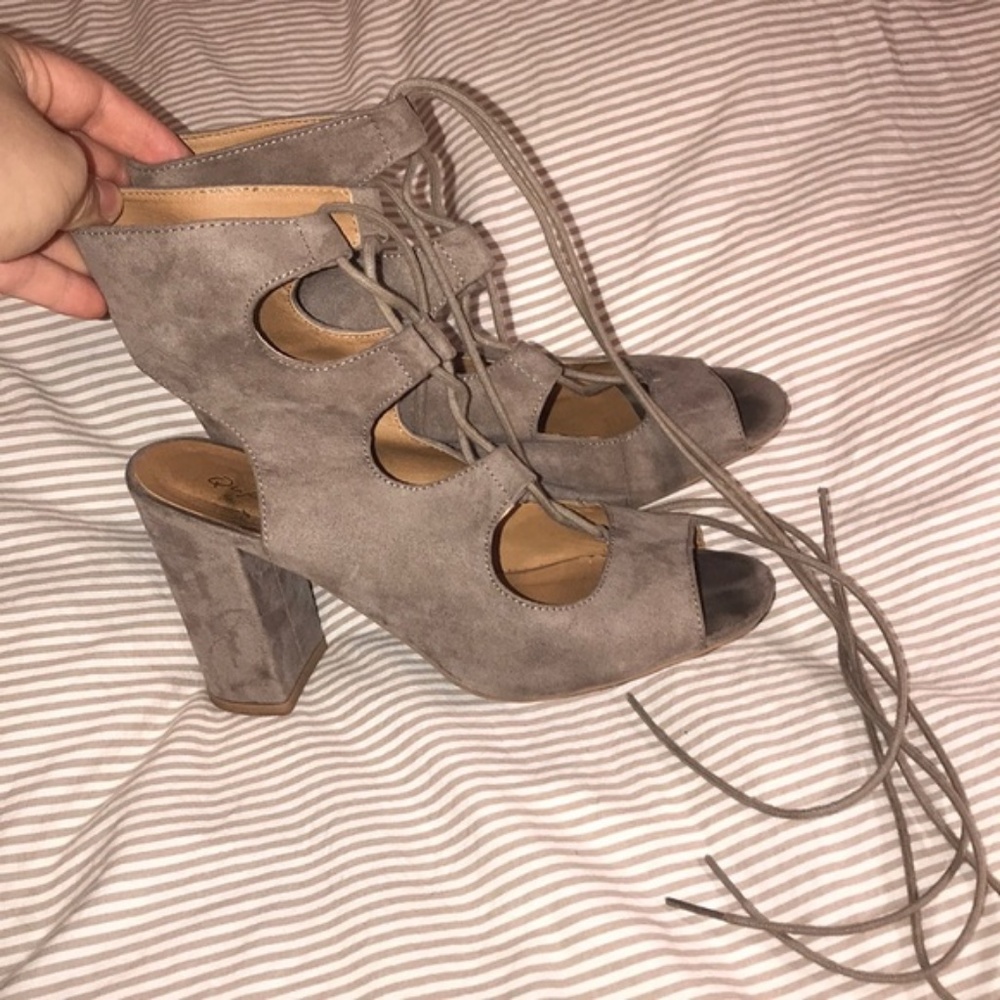 ✰ Qupid strapped heels✰
